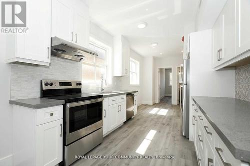 352 Main St N Street, Markham, ON - Indoor Photo Showing Kitchen With Stainless Steel Kitchen With Upgraded Kitchen