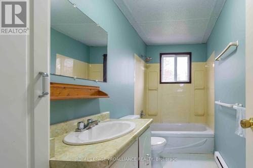 25 Quinte View Drive, Quinte West, ON - Indoor Photo Showing Bathroom