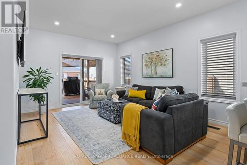 53 Stonecrest Boulevard, Quinte West, ON - Indoor Photo Showing Living Room