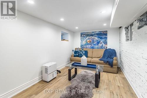 212 Sixth Street, Toronto, ON - Indoor