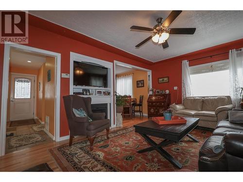 148 309Th Avenue, Kimberley, BC - Indoor Photo Showing Living Room