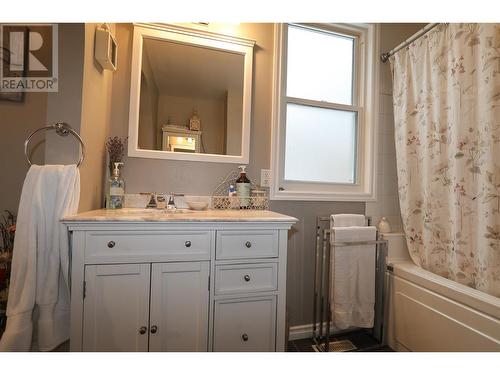 148 309Th Avenue, Kimberley, BC - Indoor Photo Showing Bathroom