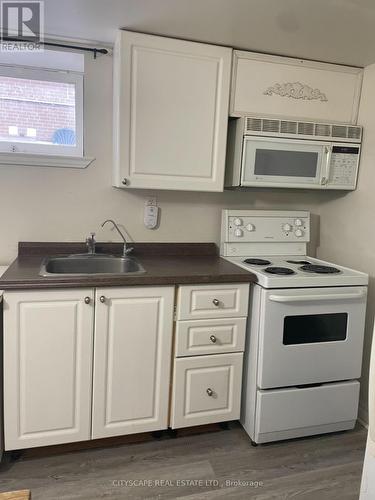 169 Penn Avenue, Newmarket, ON - Indoor Photo Showing Kitchen