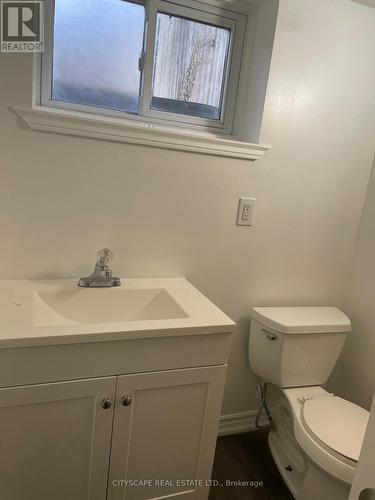 169 Penn Avenue, Newmarket, ON - Indoor Photo Showing Bathroom