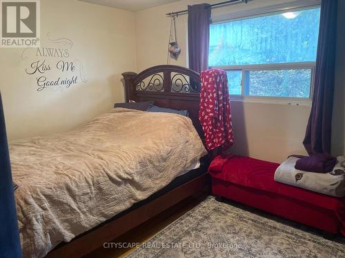 169 Penn Avenue, Newmarket, ON - Indoor Photo Showing Bedroom