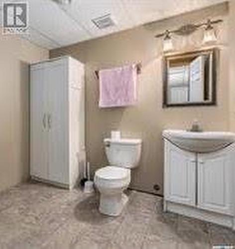 544 Richard Drive, South Lake, SK - Indoor Photo Showing Bathroom