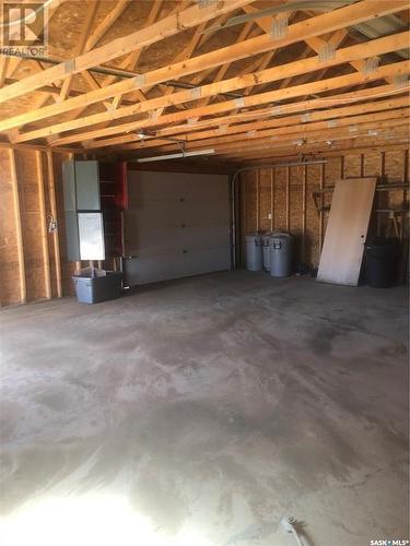 544 Richard Drive, South Lake, SK - Indoor Photo Showing Garage