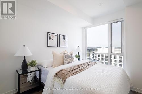 1525 - 7950 Bathurst Street, Vaughan, ON - Indoor Photo Showing Bedroom