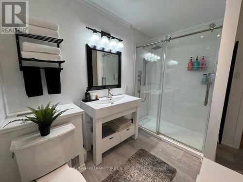 10 Dafoe Street, Uxbridge, ON - Indoor Photo Showing Bathroom