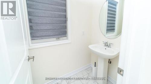 15 Neil Promenade, Caledon, ON - Indoor Photo Showing Bathroom