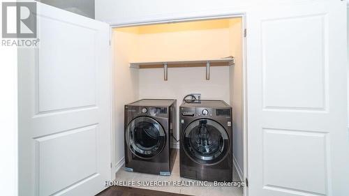 15 Neil Promenade, Caledon, ON - Indoor Photo Showing Laundry Room