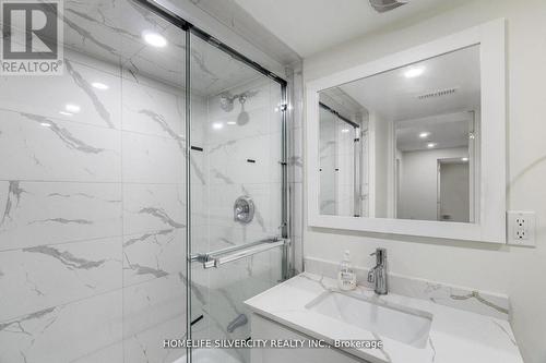 15 Neil Promenade, Caledon, ON - Indoor Photo Showing Bathroom