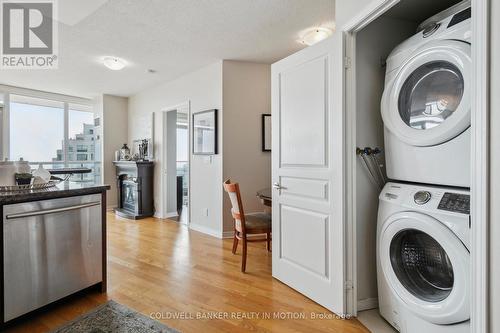 1208 - 2240 Lakeshore Boulevard W, Toronto, ON - Indoor Photo Showing Laundry Room