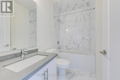 812 - 509 Dundas Street W, Oakville, ON - Indoor Photo Showing Bathroom