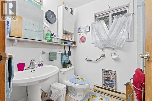 2800 Highway 15, Rideau Lakes, ON - Indoor Photo Showing Bathroom