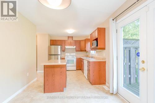 27 - 780 Fanshawe Park Road E, London, ON - Indoor Photo Showing Kitchen