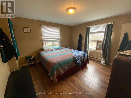 201 - 4209 Hixon Street, Lincoln (982 - Beamsville), ON - Indoor Photo Showing Bedroom