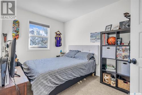 322 Levalley Cove, Saskatoon, SK - Indoor Photo Showing Bedroom