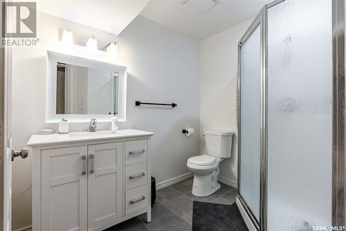 322 Levalley Cove, Saskatoon, SK - Indoor Photo Showing Bathroom