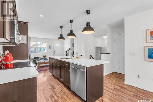 322 Levalley Cove, Saskatoon, SK - Indoor Photo Showing Kitchen With Upgraded Kitchen