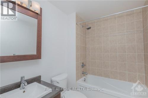 808 - 179 Metcalfe Street, Ottawa, ON - Indoor Photo Showing Bathroom