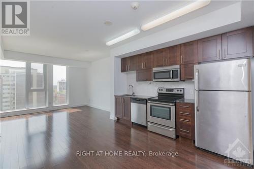 808 - 179 Metcalfe Street, Ottawa, ON - Indoor Photo Showing Kitchen