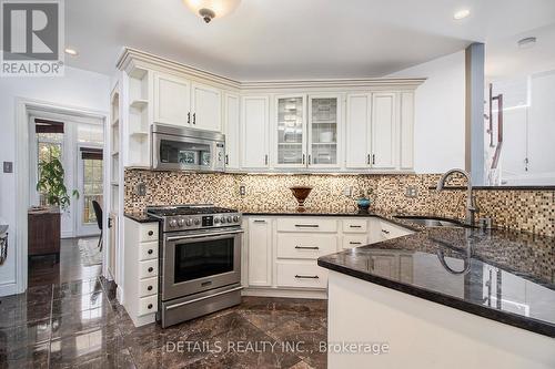 303 Dovercourt Avenue S, Ottawa, ON - Indoor Photo Showing Kitchen With Upgraded Kitchen