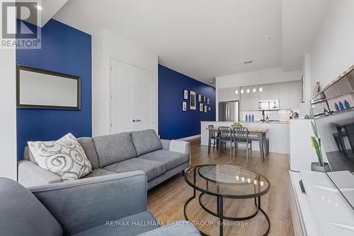 5 - 511 Gladstone Avenue S, Ottawa, ON - Indoor Photo Showing Living Room