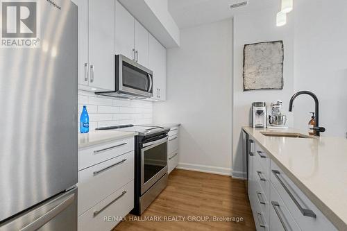 5 - 511 Gladstone Avenue S, Ottawa, ON - Indoor Photo Showing Kitchen With Stainless Steel Kitchen With Upgraded Kitchen