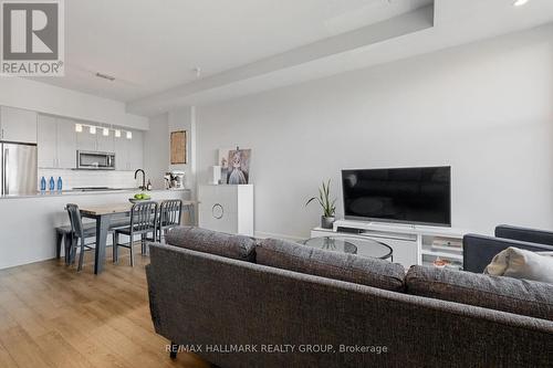 5 - 511 Gladstone Avenue S, Ottawa, ON - Indoor Photo Showing Living Room