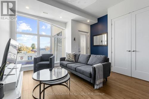 5 - 511 Gladstone Avenue S, Ottawa, ON - Indoor Photo Showing Living Room