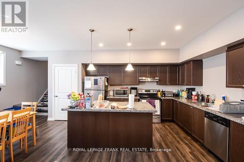 805B Dundas Street W, Whitby (Downtown Whitby), ON - Indoor Photo Showing Kitchen With Upgraded Kitchen