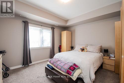 805B Dundas Street W, Whitby (Downtown Whitby), ON - Indoor Photo Showing Bedroom