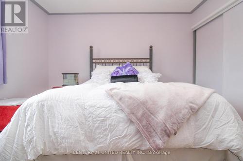 2440 Woodglade Boulevard, Peterborough (Monaghan), ON - Indoor Photo Showing Bedroom