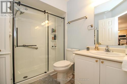 2440 Woodglade Boulevard, Peterborough (Monaghan), ON - Indoor Photo Showing Bathroom