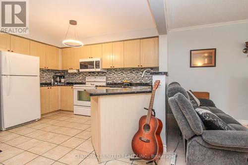 2440 Woodglade Boulevard, Peterborough (Monaghan), ON - Indoor Photo Showing Kitchen