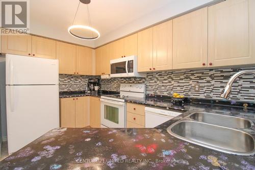 2440 Woodglade Boulevard, Peterborough (Monaghan), ON - Indoor Photo Showing Kitchen With Double Sink