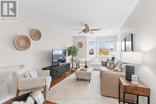 52 Settler'S Ridge Way, Ottawa, ON - Indoor Photo Showing Living Room