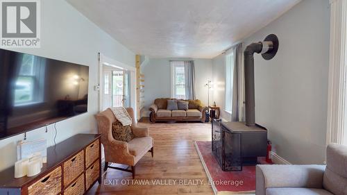 27 Grace Street, Whitewater Region, ON - Indoor Photo Showing Living Room