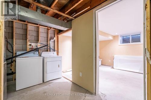 47 Bobolink Road, Hamilton, ON - Indoor Photo Showing Laundry Room