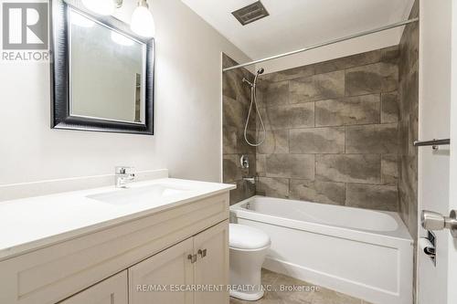 47 Bobolink Road, Hamilton, ON - Indoor Photo Showing Bathroom