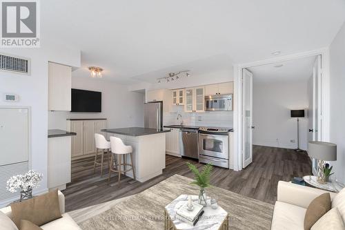 318 - 600 Fleet Street, Toronto, ON - Indoor Photo Showing Kitchen