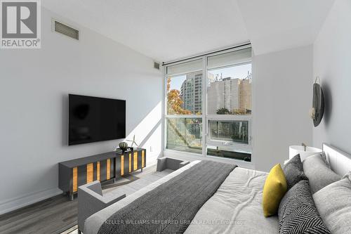 318 - 600 Fleet Street, Toronto, ON - Indoor Photo Showing Bedroom