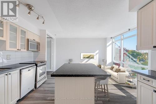 318 - 600 Fleet Street, Toronto, ON - Indoor Photo Showing Kitchen With Upgraded Kitchen