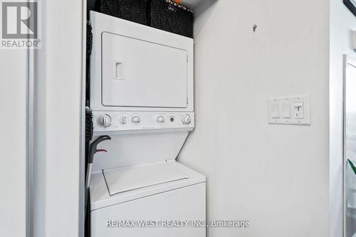 506 - 1169 Queen Street W, Toronto, ON -  Photo Showing Laundry Room