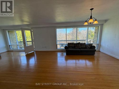 147 Burbank Drive, Toronto, ON - Indoor Photo Showing Living Room