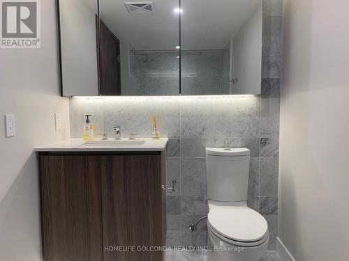 #605 - 17 Bathurst Street, Toronto, ON - Indoor Photo Showing Bathroom