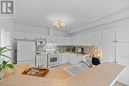 74 Elder Crescent, Whitby (Brooklin), ON - Indoor Photo Showing Kitchen