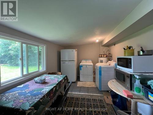 34 Broadview Street, Collingwood, ON - Indoor Photo Showing Laundry Room