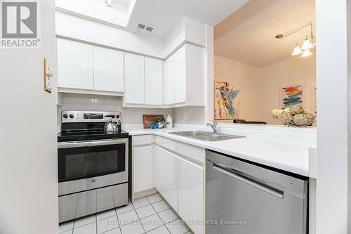 107 - 10 Torresdale Avenue, Toronto, ON - Indoor Photo Showing Kitchen